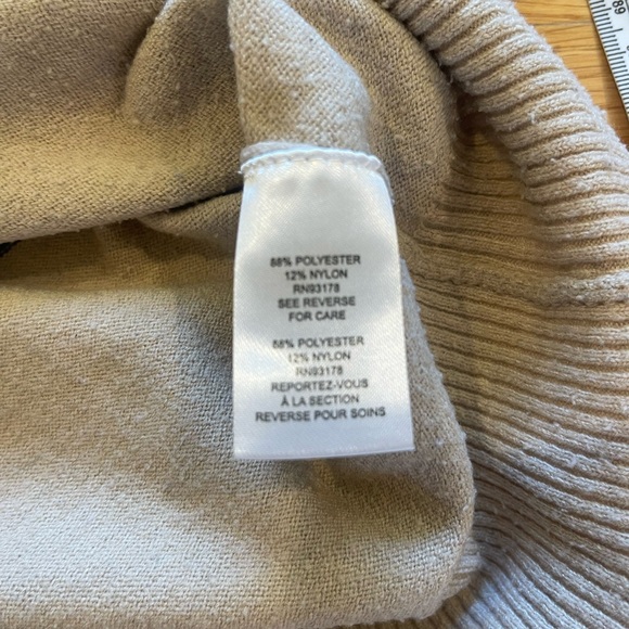 Tahari Bold Dot Sweater Size Small - Picture 5 of 5